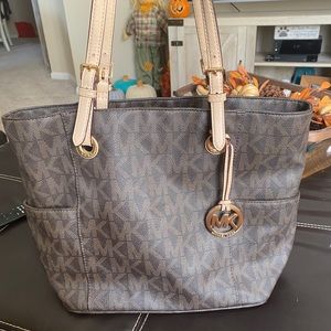 Michael Kors Jet Set Tote